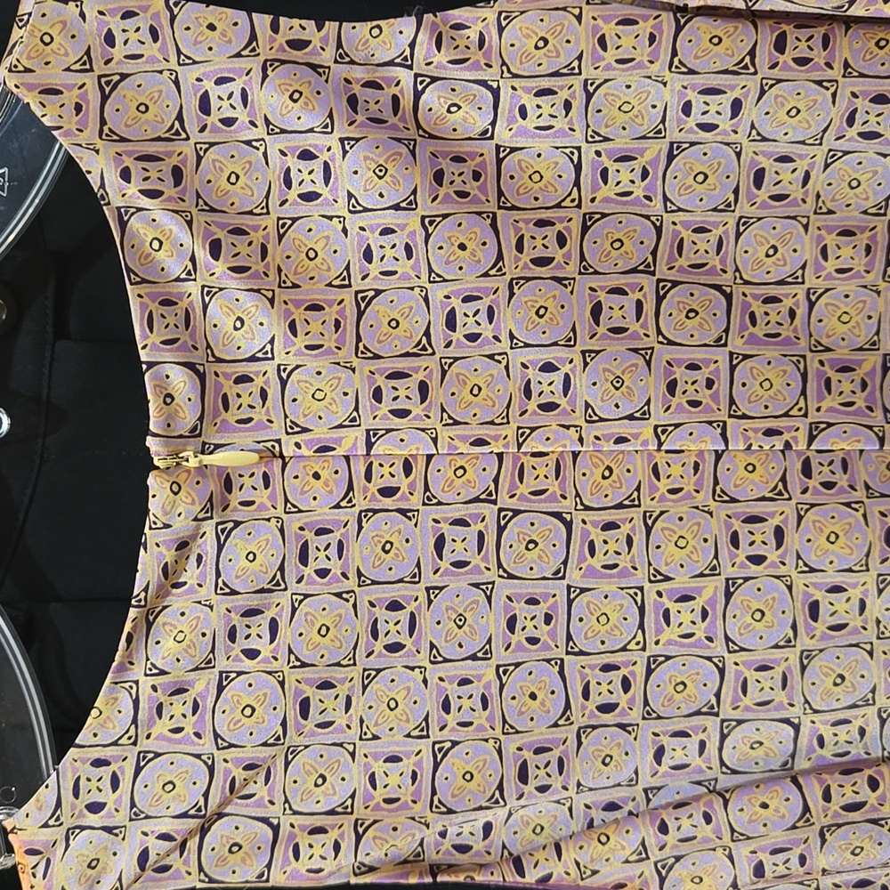 Ann Taylor Yellow & Purple  Patterned Top Sz 4 - Picture 2 of 4